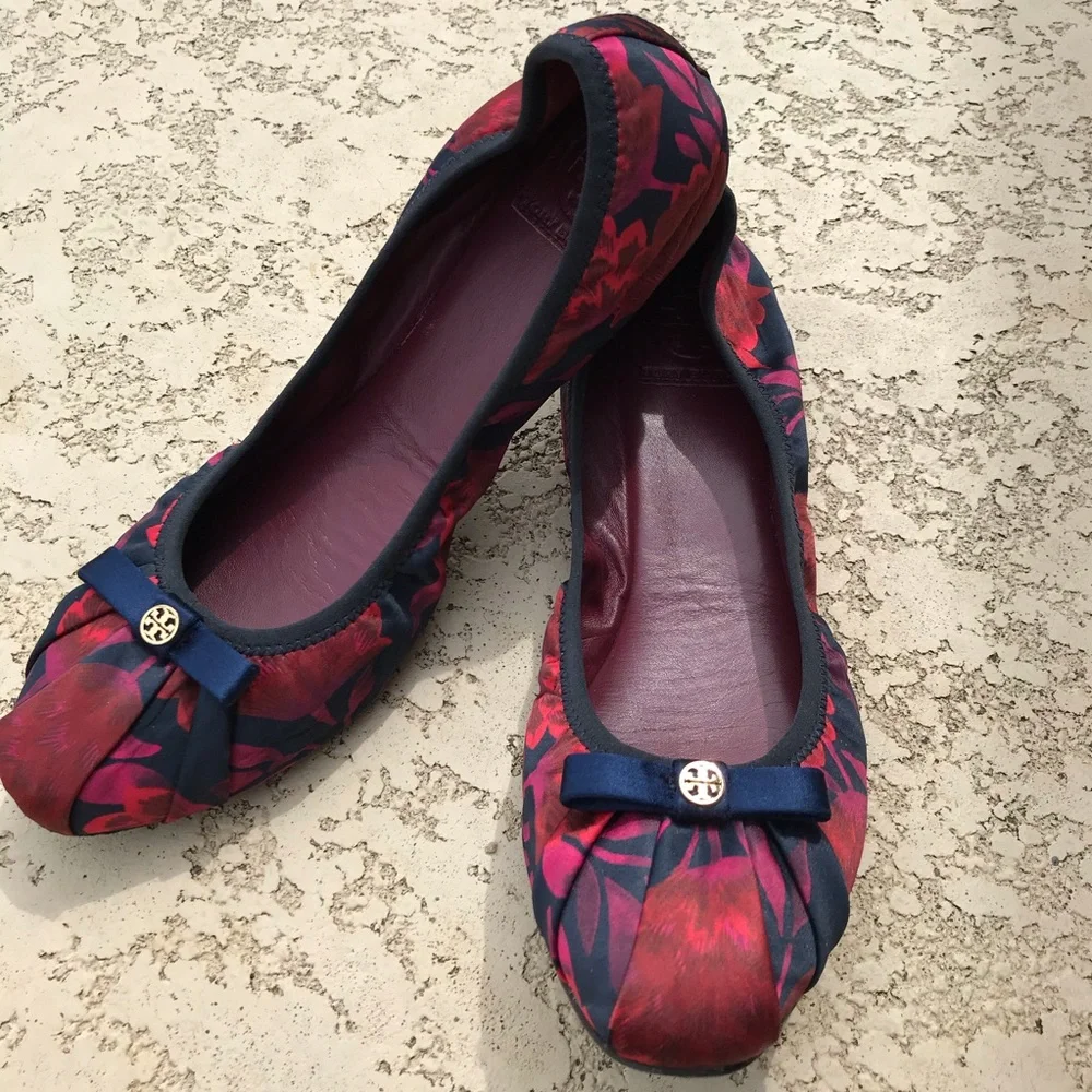 TORY BURCH Ally Ballet Flats Fabric Satin Red Navy Size 10 Box Included